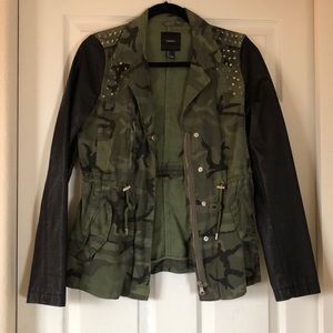 FOREVER21 SZ SML CAMO STUDDED FAUX LEATHER JACKET